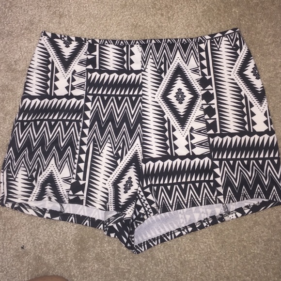 Nillie high waisted Aztec shorts