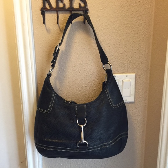 A coach pebbled leather purse