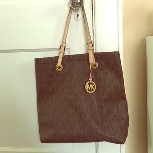 Brown Michael Kors tote