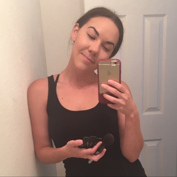 Meet your Posher! 🙋🏻 - Picture 8 of 10