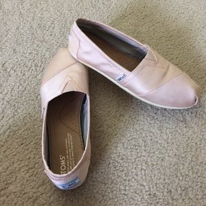 Light pink TOMS!