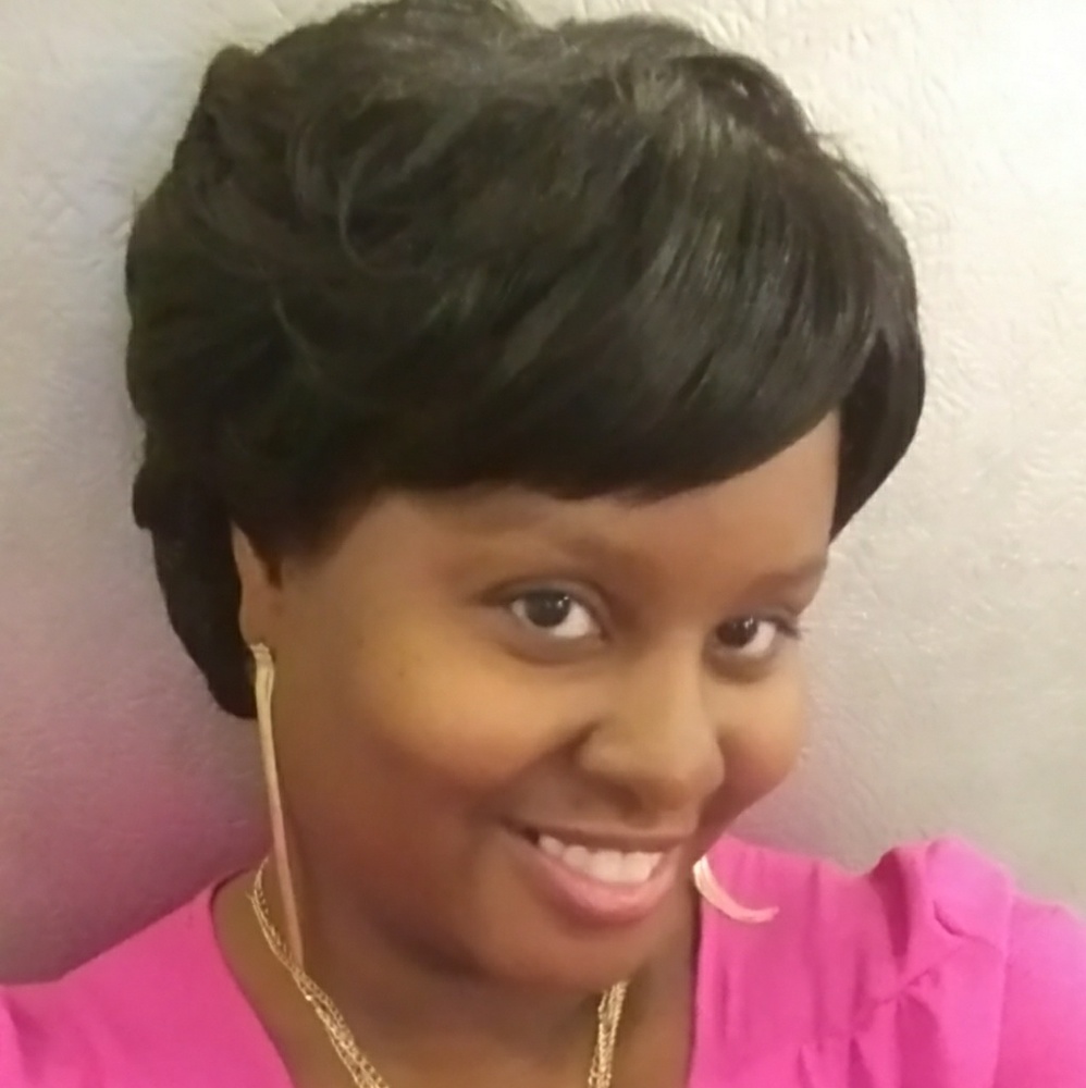 Meet your Posher, Evette