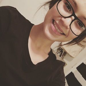 Meet your Posher, April