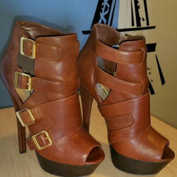 Steve Madden Shoes - Steve Madden Super stylish ankle booties❤️ Steve Madden Shoes - Steve Madden Super stylish ankle booties❤️