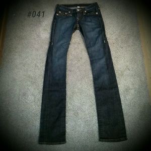 True Religion size 25 straight leg jeans. Like new