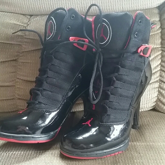 Nike high heel sneakers/shoes