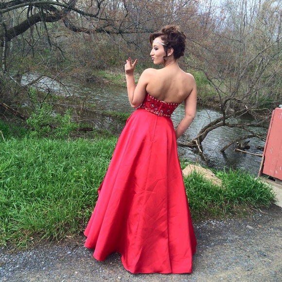 Mori Lee prom dress! - Picture 2 of 3