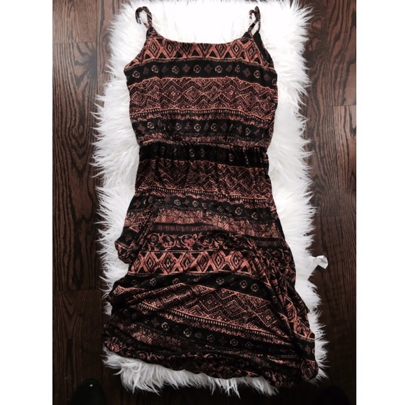 🌼 FORVER 21 MAXI DRESS 🌼
