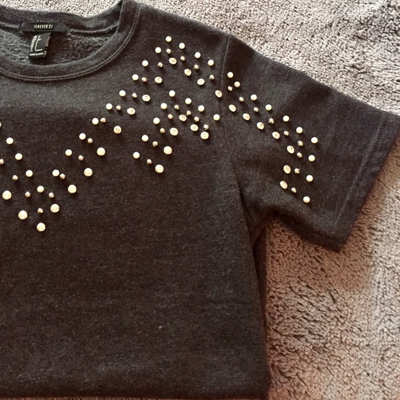 Short sleeve sweatshirt with rhinestones