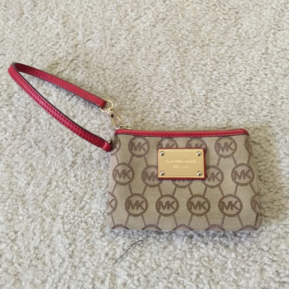 Small Michael Kors Wristlet!