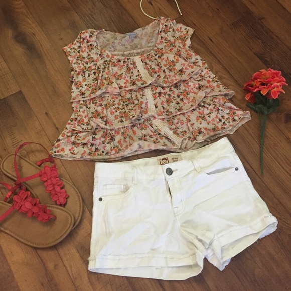 Charlotte Russe floral layered crop top - Picture 4 of 4