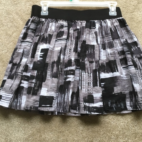 Black and grey mini skirt