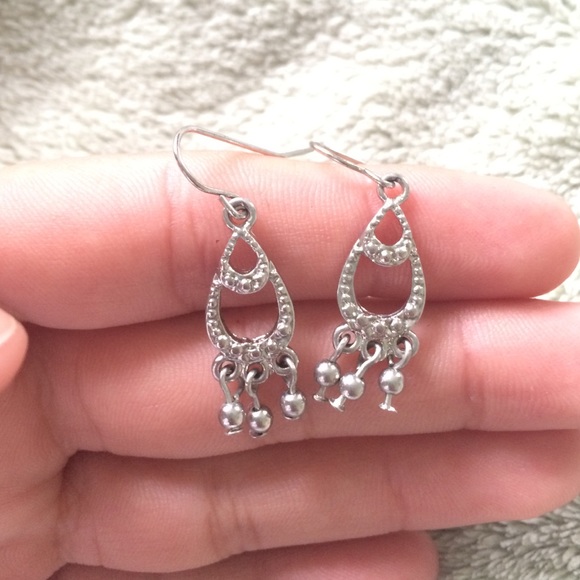 2 pairs of earrings - Picture 3 of 3