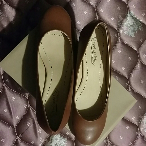 New with box brown wedges. - Picture 3 of 3