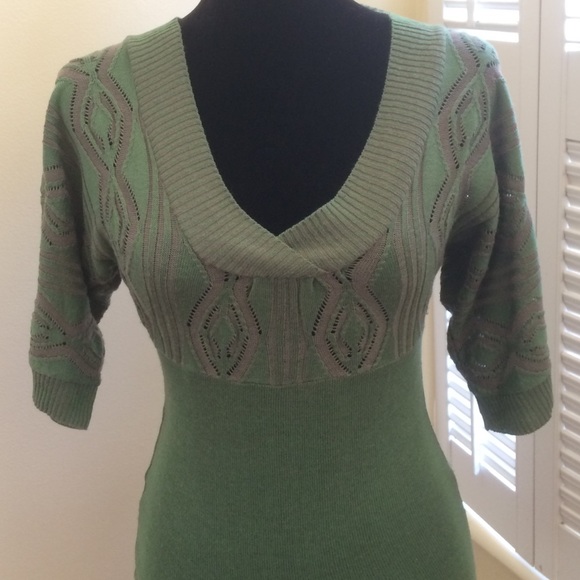 Cute Green and Gray Top - Picture 1 of 4