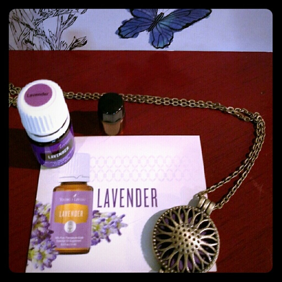 Essential oils diffuser necklace