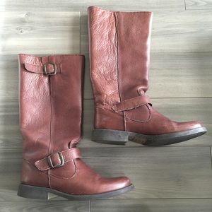 Steve Madden Frencchh Boots in Cognac - Size 8
