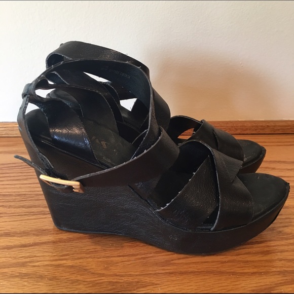 Black Wedges