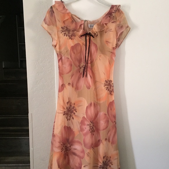 Flirty spring floral-print lined dress