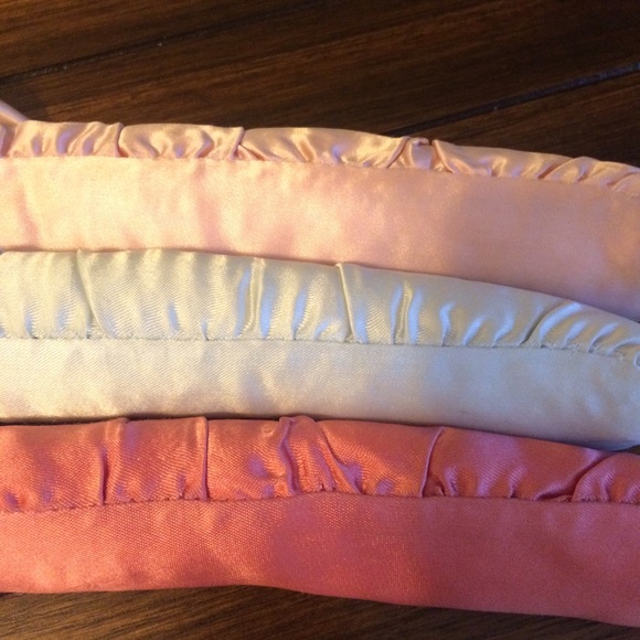 Satin padded hangers. Set of 3 - Picture 2 of 3