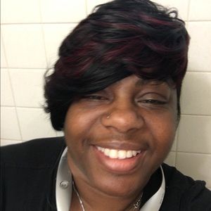 Meet your Posher, Angela