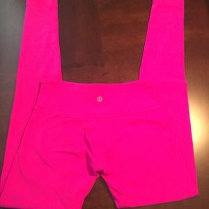 SOLD!!!!! Lululemon Paris pink Wunder Under pants