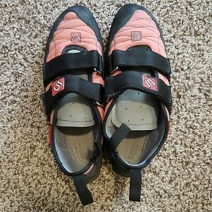 5.10 Coyote Canvas Rock Climbing Shoes (Women's)