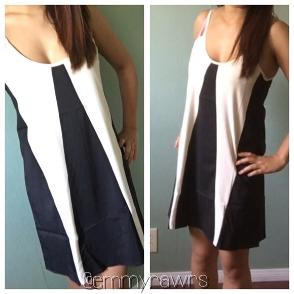 🆕 Ready to Ship• LAST The FIONA Color Block Dress - Picture 3 of 4