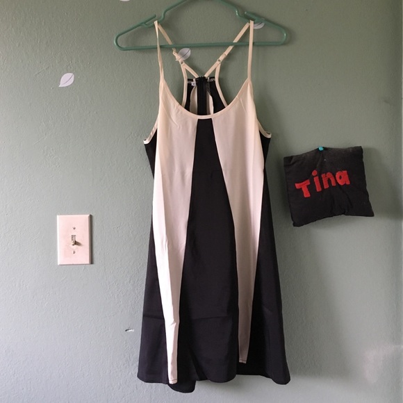 🆕 Ready to Ship• LAST The FIONA Color Block Dress - Picture 4 of 4