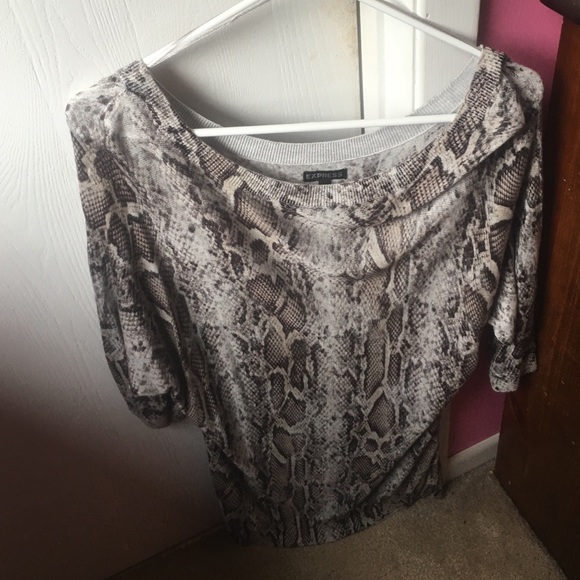 Snake print top