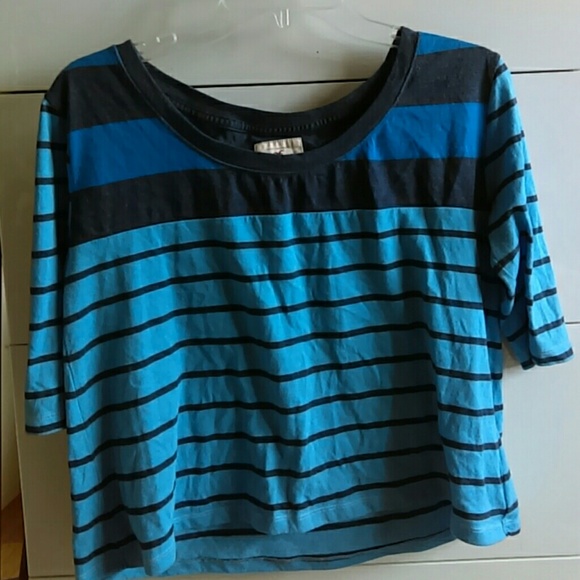 Hollister crop-top