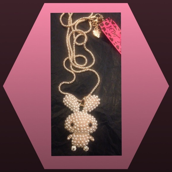 xxxSOLDxxx  Betsey Johnson Necklace
