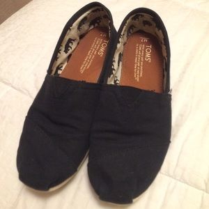 Toms