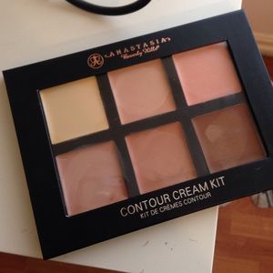 Anastasia Beverly Hills cream contour kit