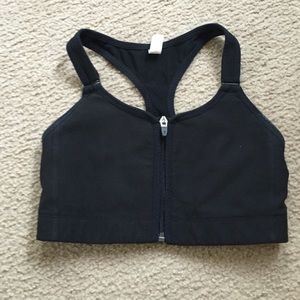 Zip in front sports bra