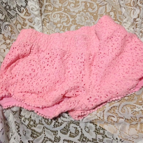 Like New Pink Lace Shorts