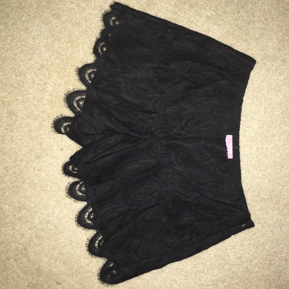 Lilly Pulitzer size 2 shorts