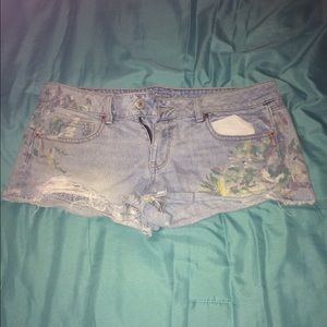 AEO Jean shorts w/painted design(shortie) collec.