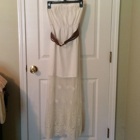White lace maxi dress