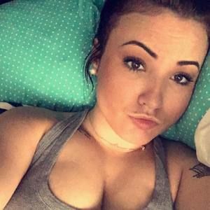 Meet your Posher, Hollie