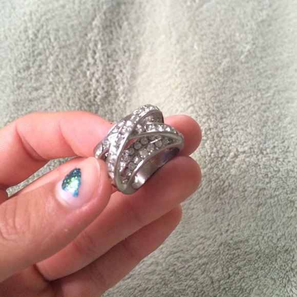 Thick sparkly ring 💎 - Picture 2 of 3