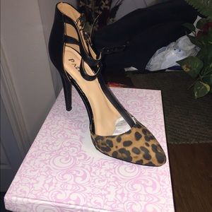Leopard pumps