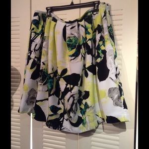 Plus Floral Pleated Skirt