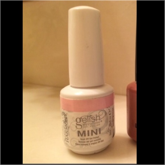 Gelish mini in light elegant. .03oz