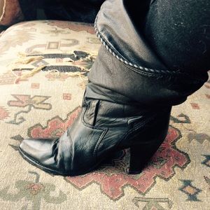 Vintage slouchy high heeled boots