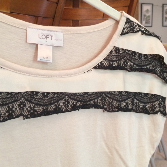 Ann Taylor Loft Tee/Shell - Picture 2 of 2