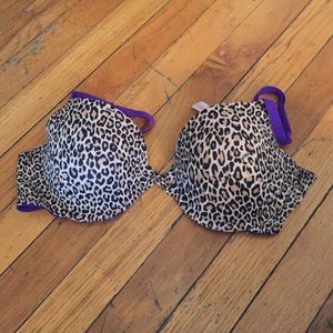 New condition Victoria secret bra, unpadded