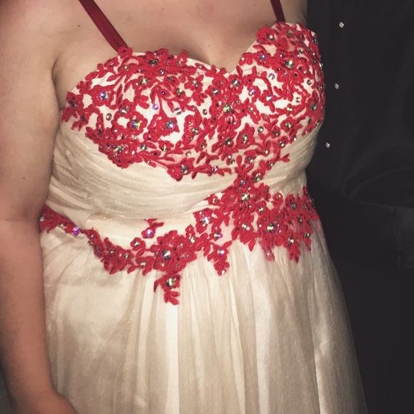 PLUS SIZE PROM DRESS - Picture 2 of 4