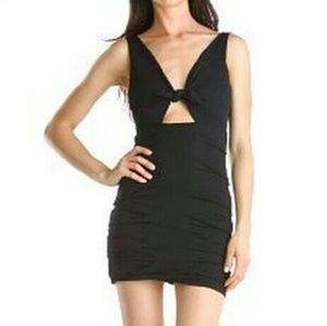 Sleeveless v-neck dress with tie front