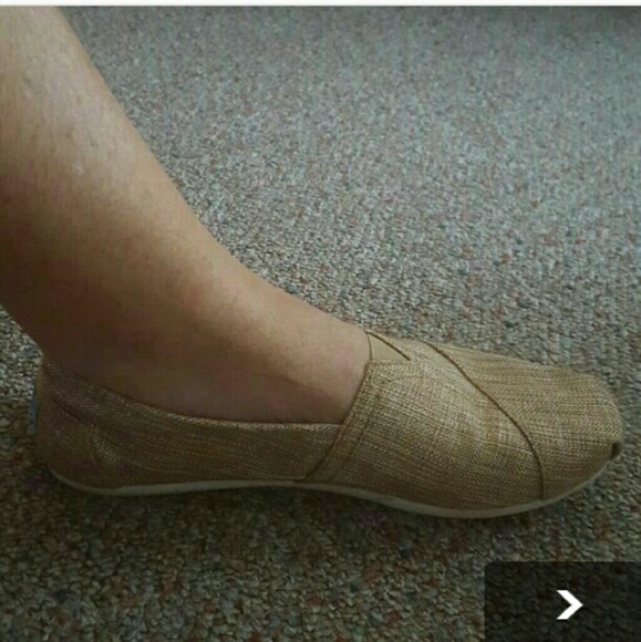 Tom's slip ons
